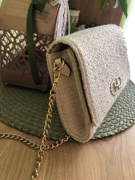 Kopertówka bezowa z łańcuszkiem