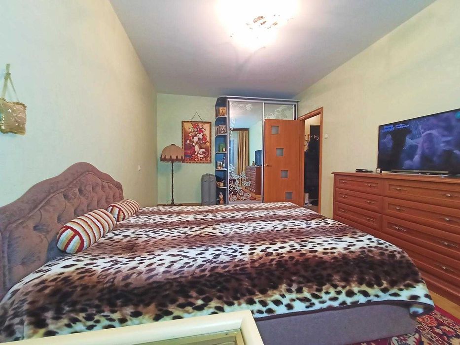 Продаж 1-кімн квартири 34 м2 стан заходь і живи, неподалік ринку НИВА.