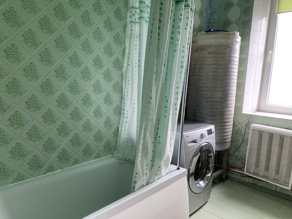 Продаж будинку , центр Гайсина, гараж, підвал, літня кухня, є торг