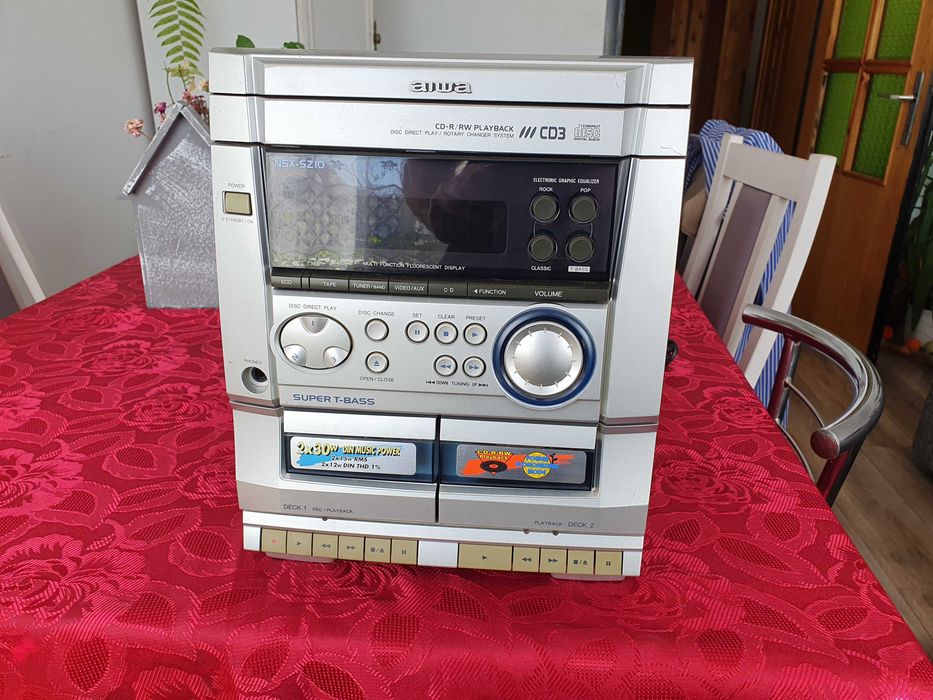 Stara zabytkowa wieża AIWA nsx-sz10