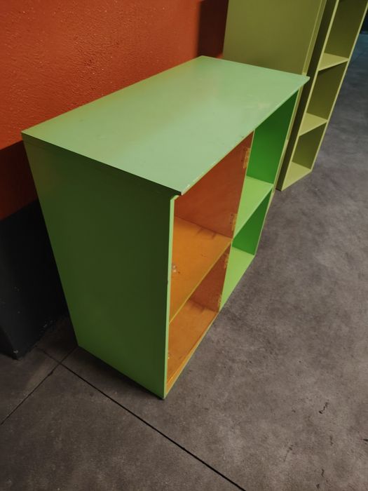 3 estantes em cubo