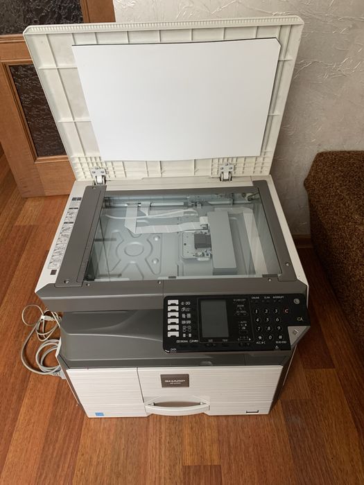 Багатофункціональний принтер сканер 3  в 1  Sharp AR 6020