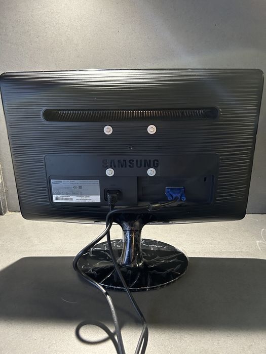 Samsung Monitor B1930N with Cables426430748710021123