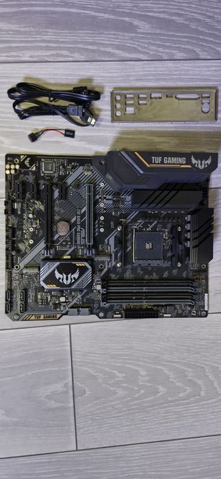Материнська плата asus tuf b450-pro gaming