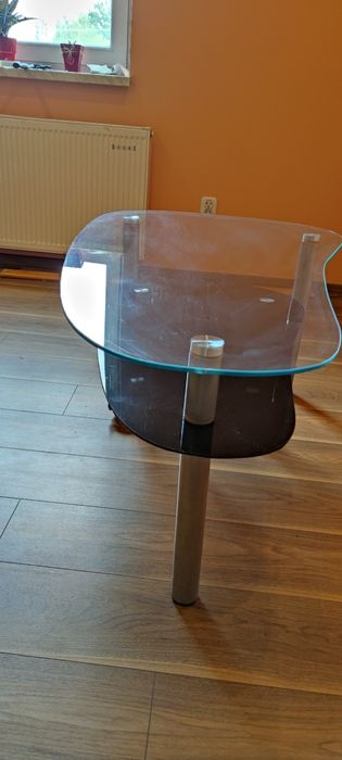 Ława szklana uchylna