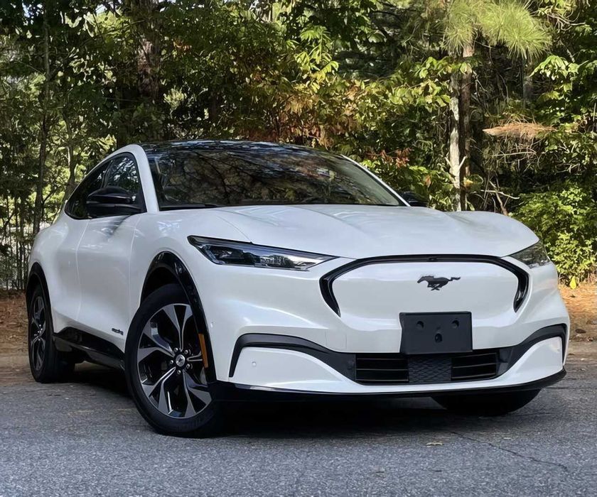 Ford Mustang Mach-E Premium      2023