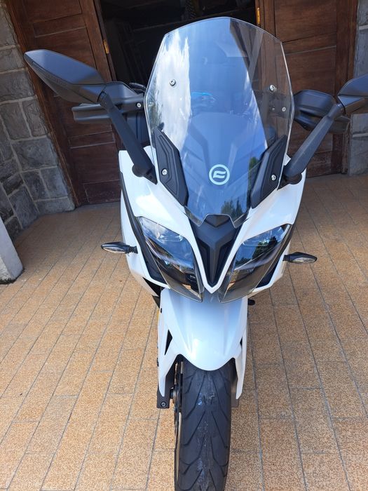 CF Moto 650 GT com malas e top case