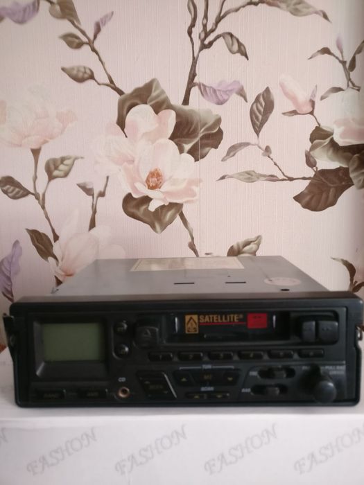 Автомагнитола Satellite с кассетным проигрывателем