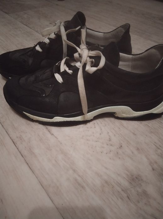 Кросівки шкіряні