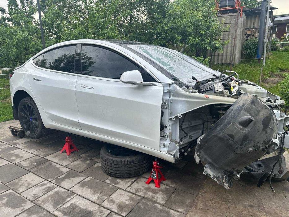 Разборка -Tesla model 3