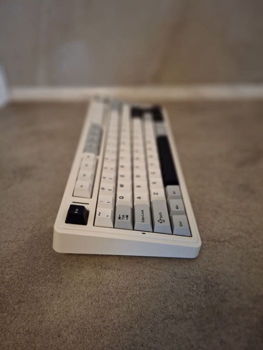 Механічна клавіатура Aula F75 - в дуже хорошому стані