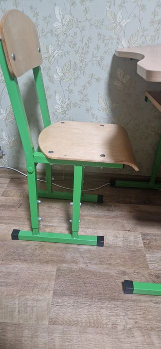 Парта  первоклассника, стол и стул