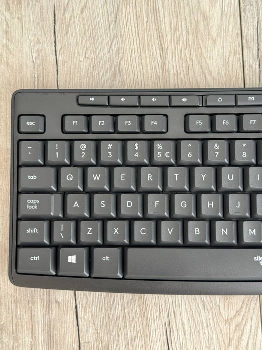 Комплект (клавіатура, миша) Logitech MK295 Wireless Combo Black NL