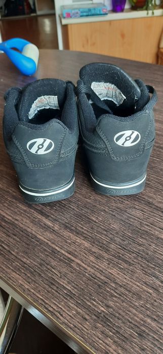 Кроссовки на роликах hellys 34 размер