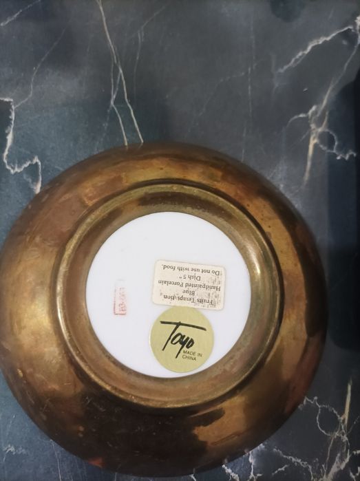 Стайлер для волосся TRESemmé, вінтажне розписне блюдце Toyo й молочник