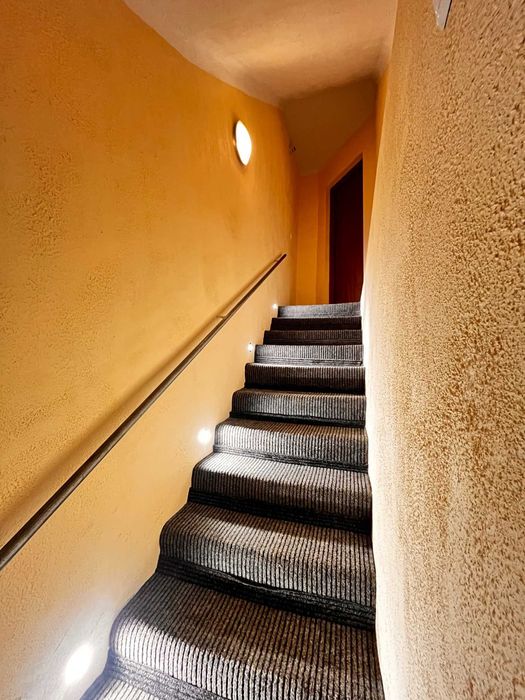 Mieszkanie własnościowe bezczynszowe z wyposażeniem,działką i garażem