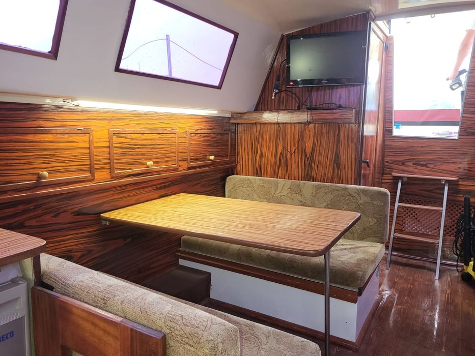 Jacht motorowy/ Łódź motorowa