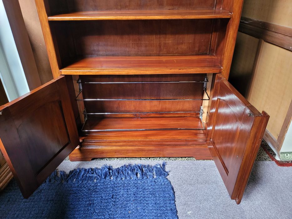 Estante em madeira maciça - óptimo estado