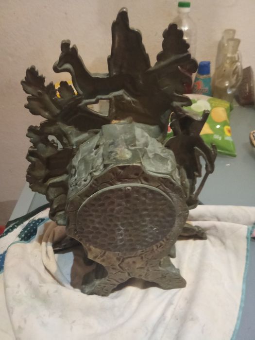 Relógio em bronze antigo