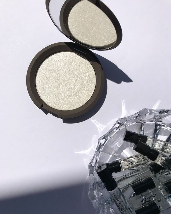 Хайлайтер BECCA Shimmering Skin Perfector Pearl