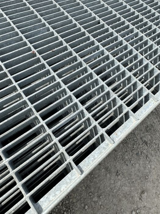 Krata pomostowa prasowana drobne oczko kratka pod wózki paletowe Wema