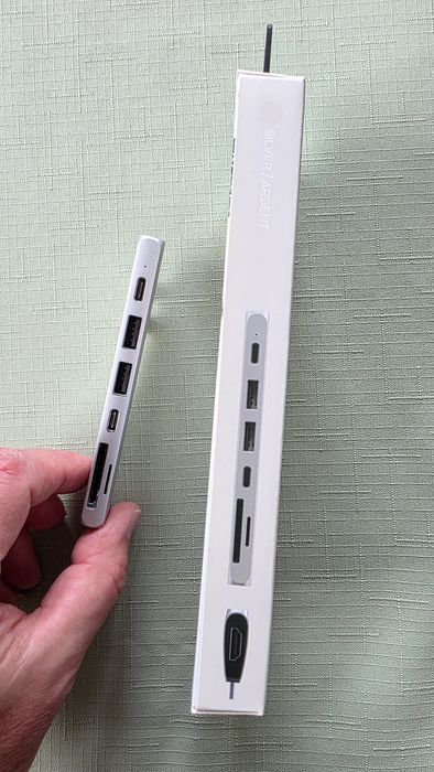 Satechi Pro HUB - wieloportowa przejściówka do MacBooka srebrna