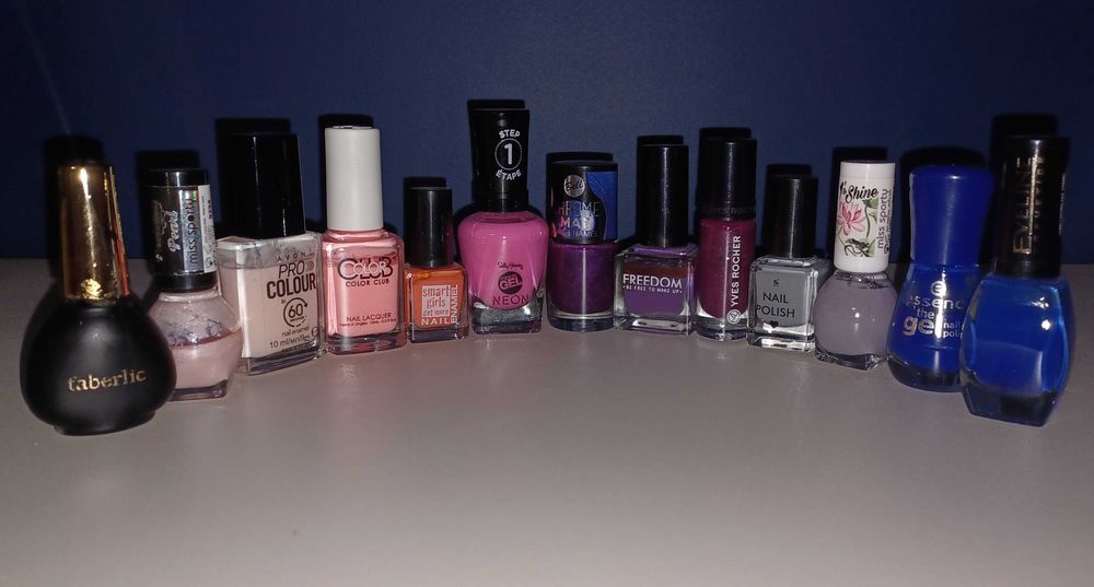 Lakiery do paznokci zestaw