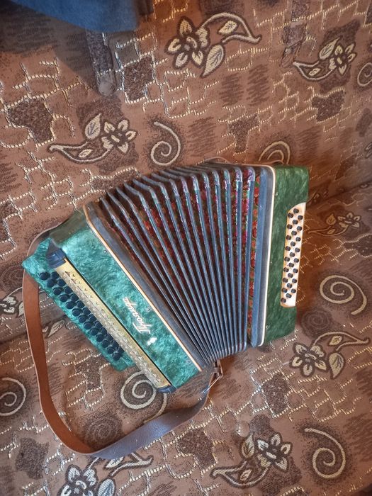 Продам гармонь в нормальном состоянии