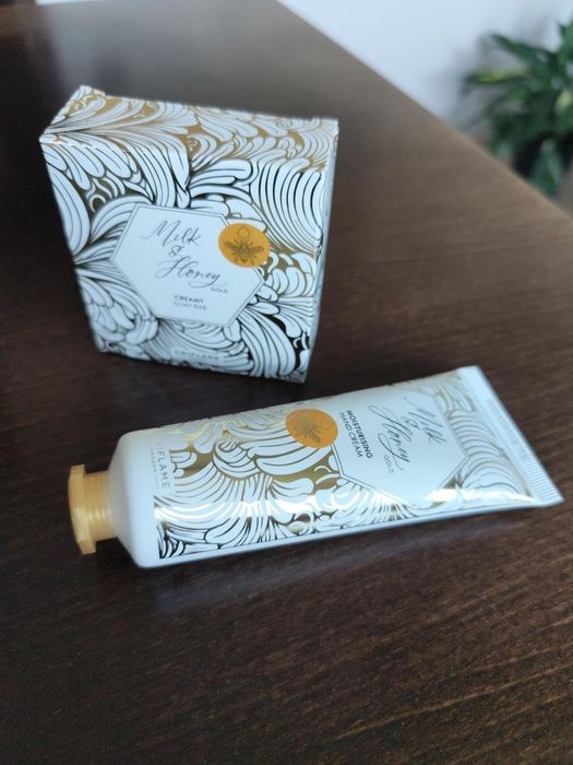 Krem do rąk i mydełko miodowy Oriflame