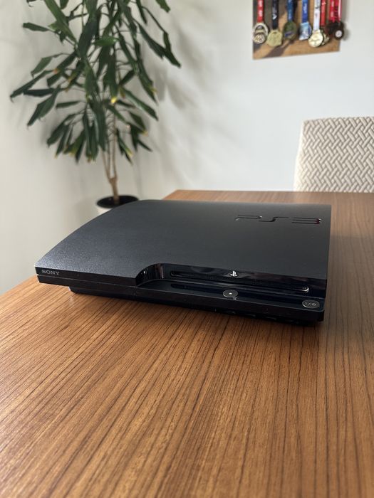 Ps3 slim + jogos + acessórios
