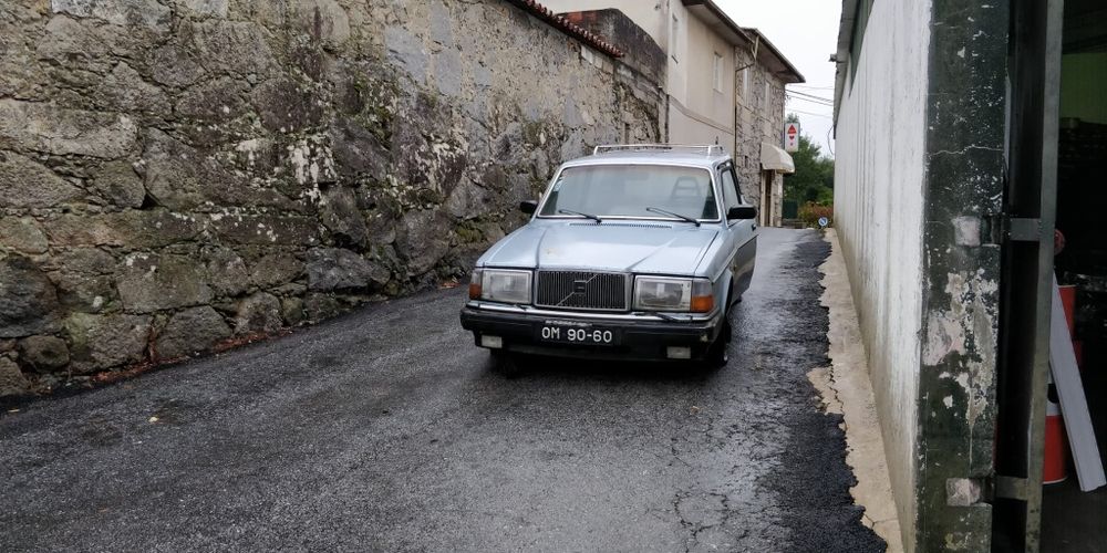 Volvo 245 GLE 2300cc