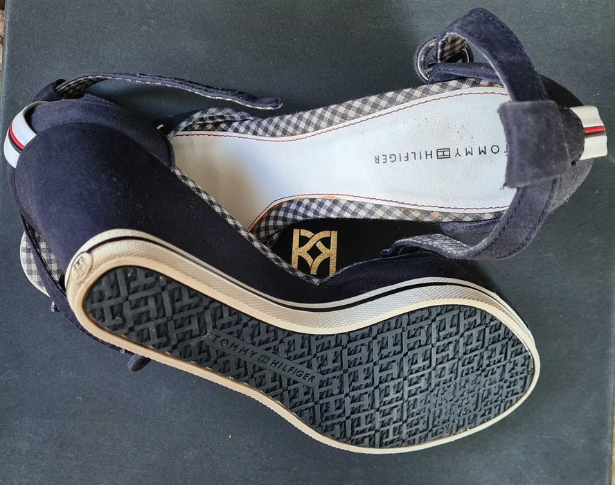 Tommy Hilfiger koturn 39