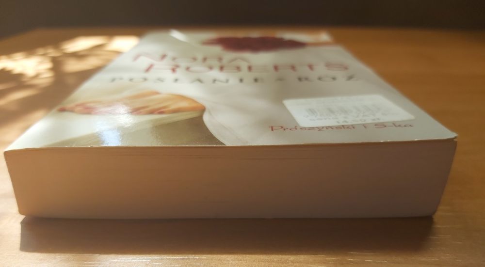 Posłanie z róż - Nora Roberts
