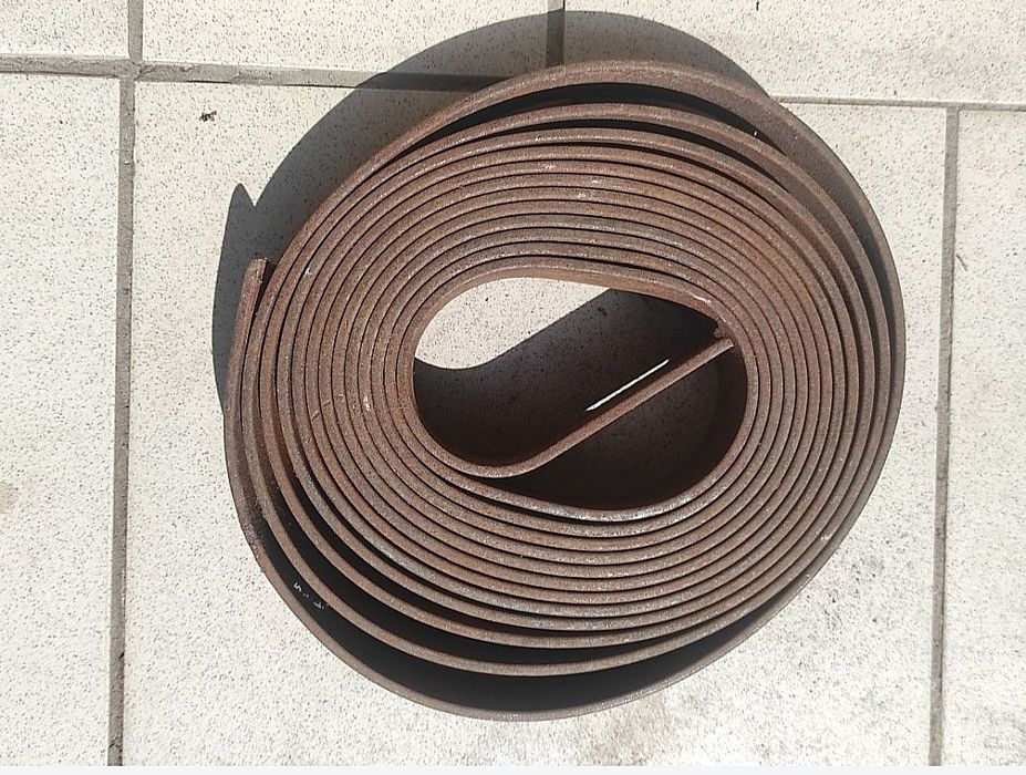 Металлическая полоса 40Х4 мм, длина 6 м 20 см.