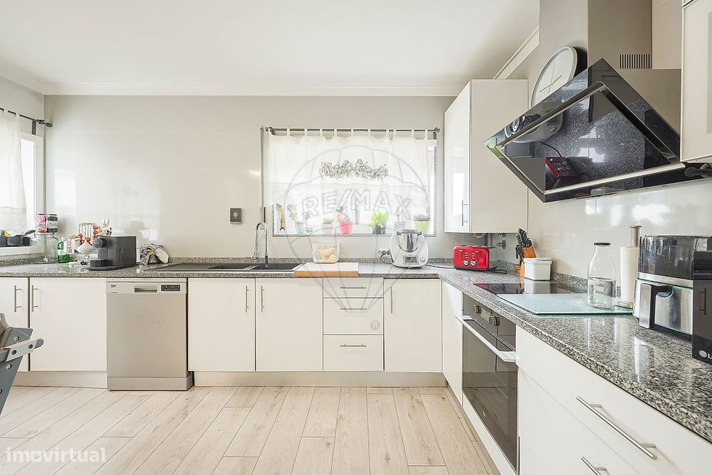 Apartamento T2 | 2 WC | Garagem | 5min a pé da praia