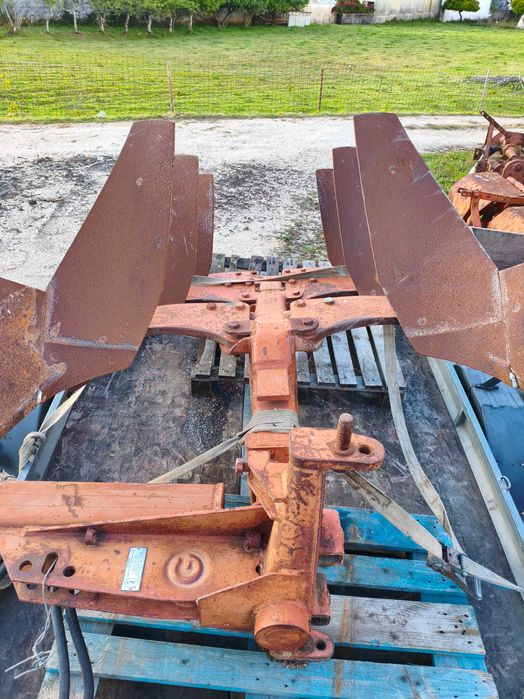Charrua 3 ferros Galucho hidráulica 12 polegadas bom estado