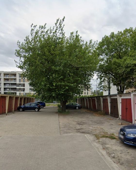 Garaz murowany z gruntem ul. Podchorazych