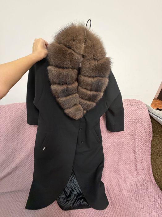 Пальто з хутром з песця