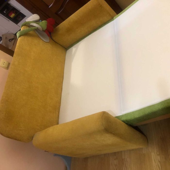 Продам дитячий диван.