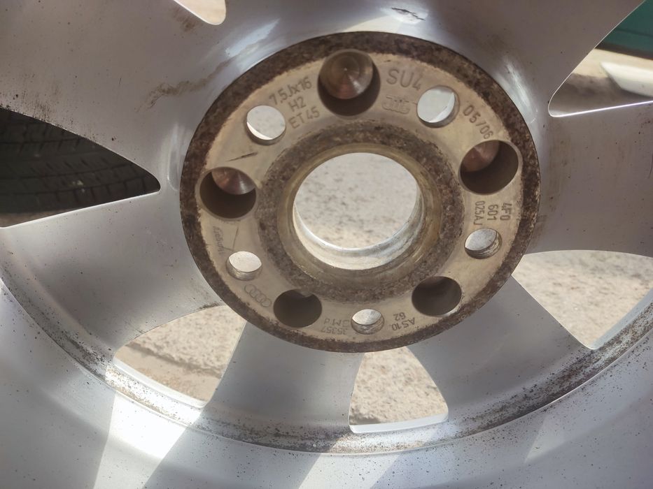 Продам диски з шинами r16 205/60 розболтовка 5×112