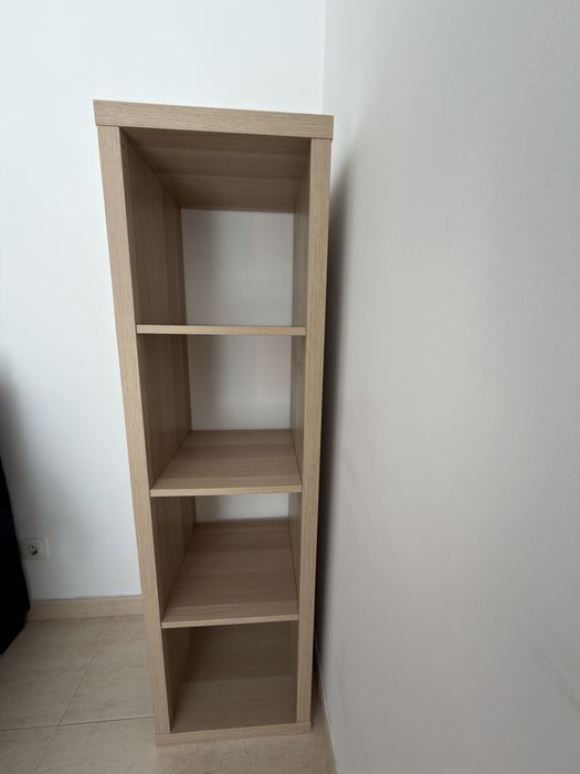 Estante marrom usado