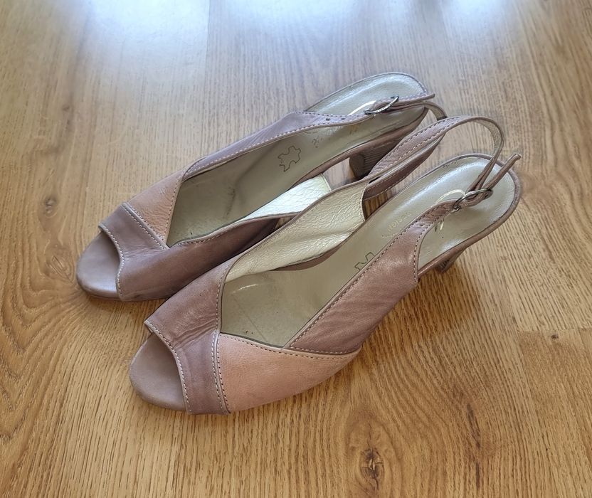 Sandały/czółenka na obcasie