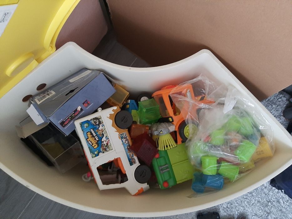 2 Caixas de arrumação de brinquedos ikea