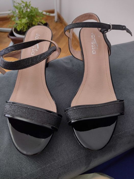 Przepiękne buty delikatnie mieniące się