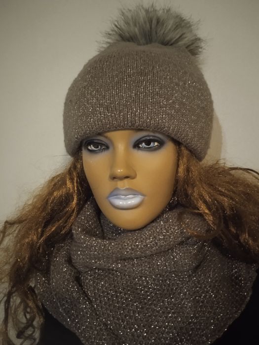 Komplet damski czapka i komin ze srebrną nitką