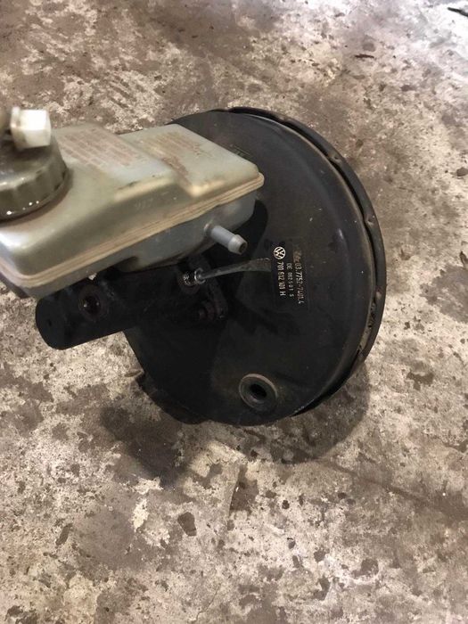 Вакуум с главным тормозным Фольксваген Т-4 VW