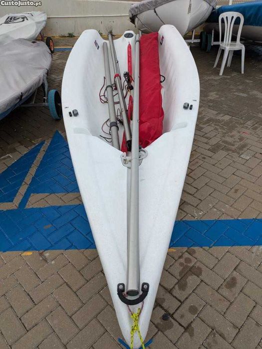 Barco á vela Topaz UNO RACE 3 velas, capa e carrinho de praia | Oeiras