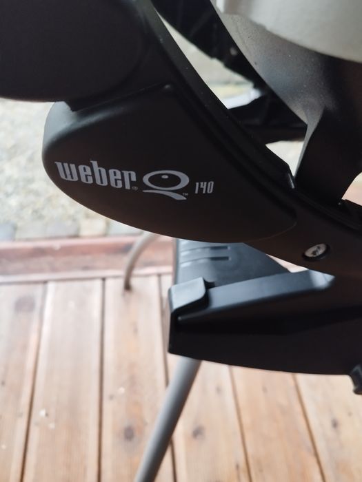 Grill elektryczny WEBER Q140