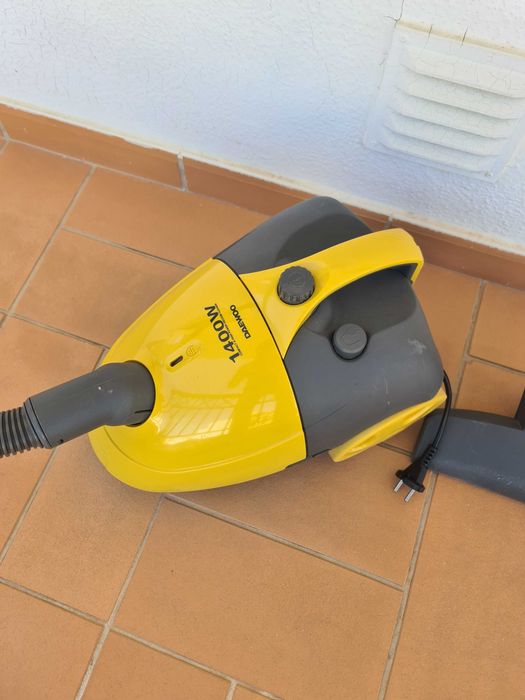Aspirador Daewoo RC-371F 1400W Vacuum Cleaner