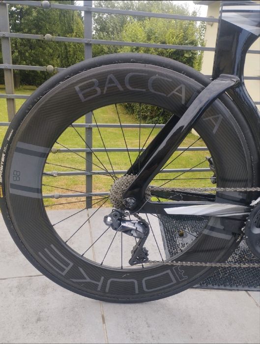 Rodas carbono **Duke Baccara 60 / 88 com cubos **DT Swiss – Tubular